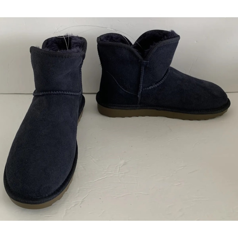 Kirkland Shearling Dark Navy Blue Boots size 9 Warm Comfortable New NWT